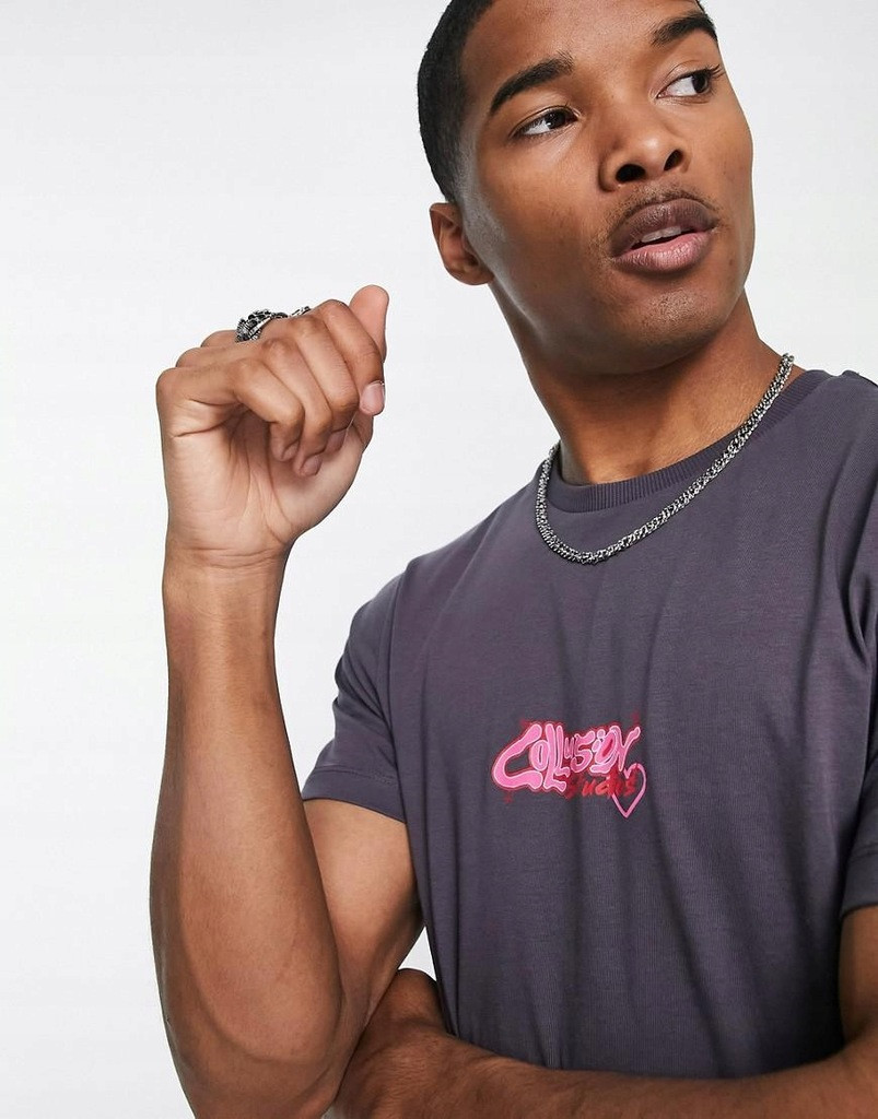 szary t-shirt nadruk