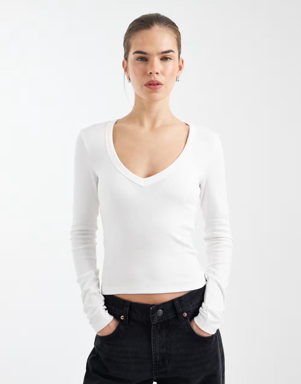 BIAŁA BLUZKA V-NECK