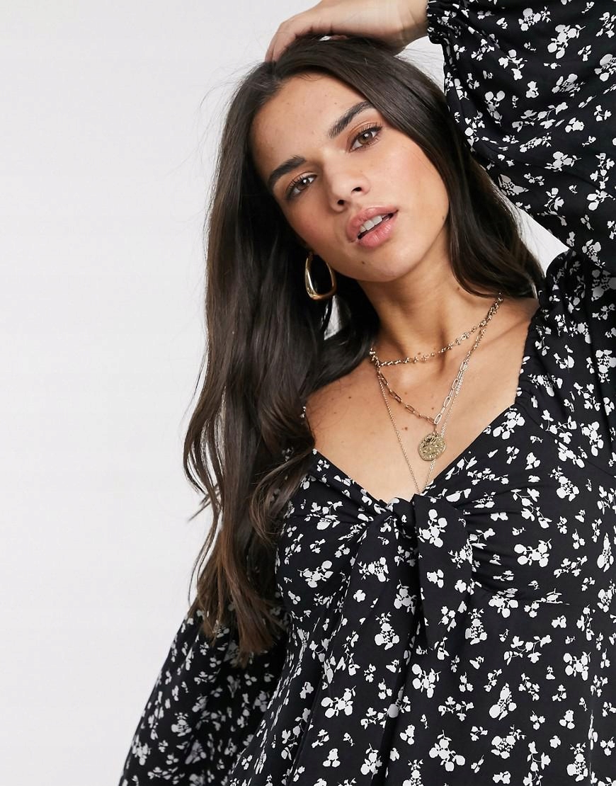 CZARNA BLUZKA PRINT KWIATY 