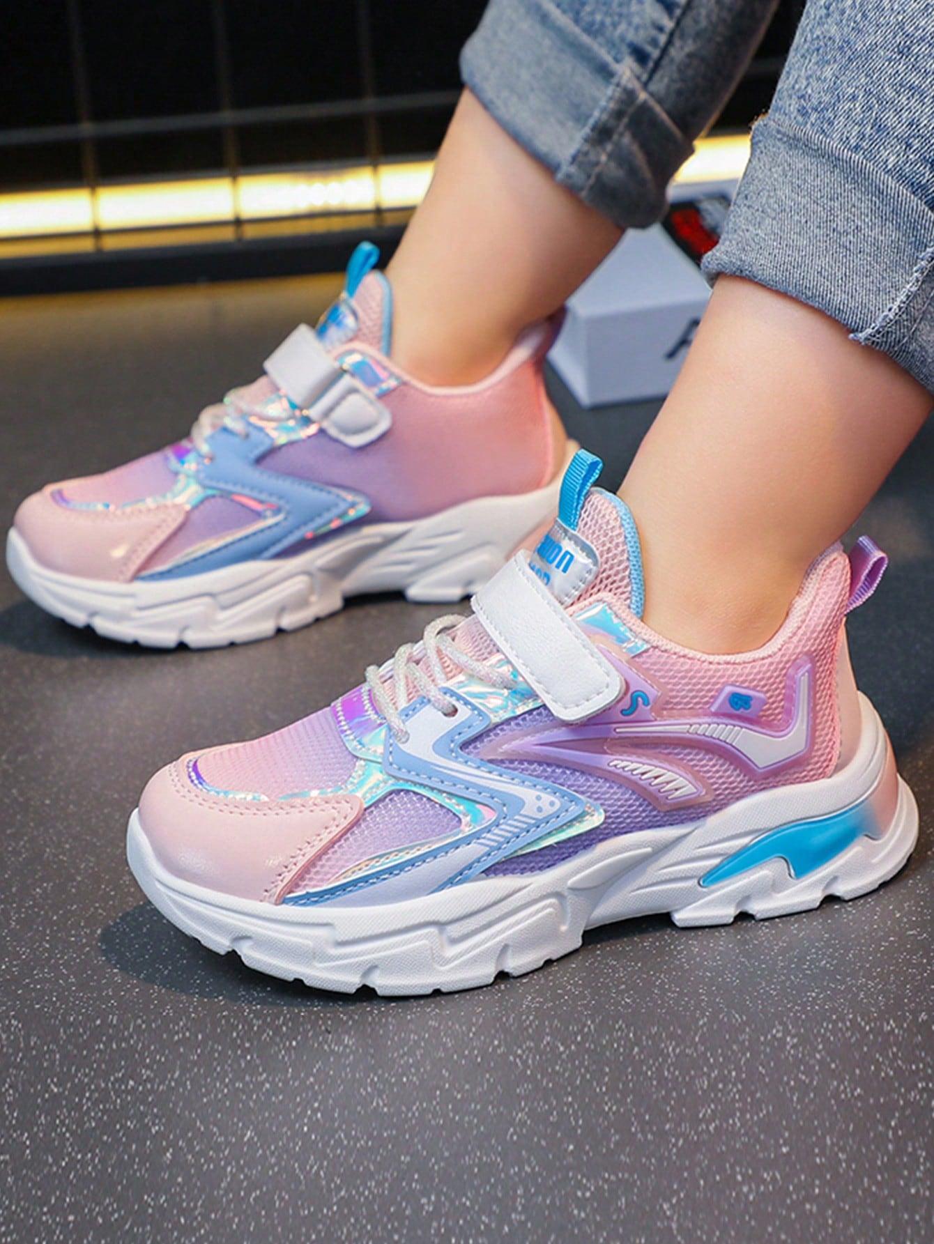 sznurowane buty sportowe