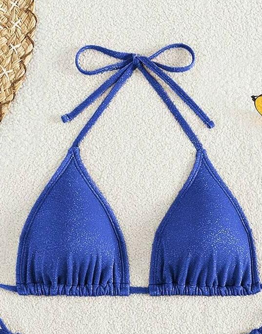niebieska góra od bikini