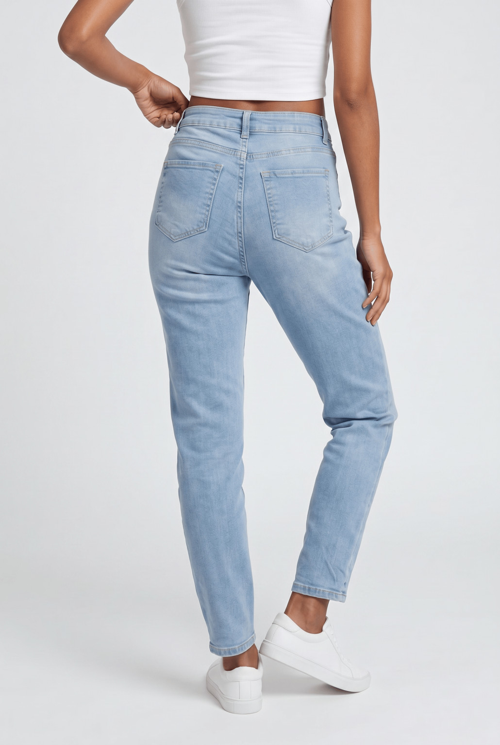 niebieskie spodnie jeans ripped