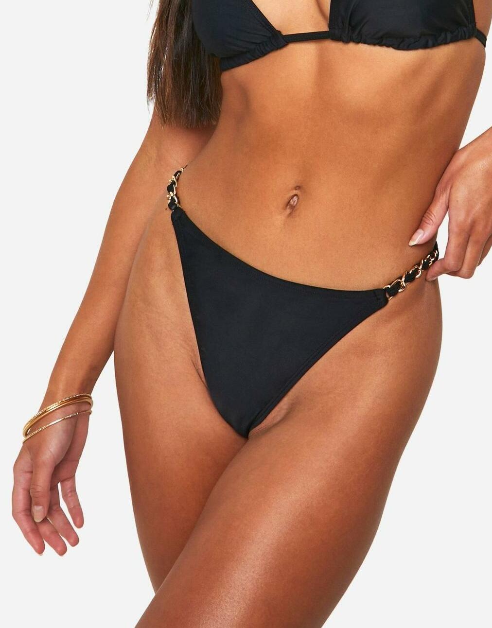 czarny dół od bikini