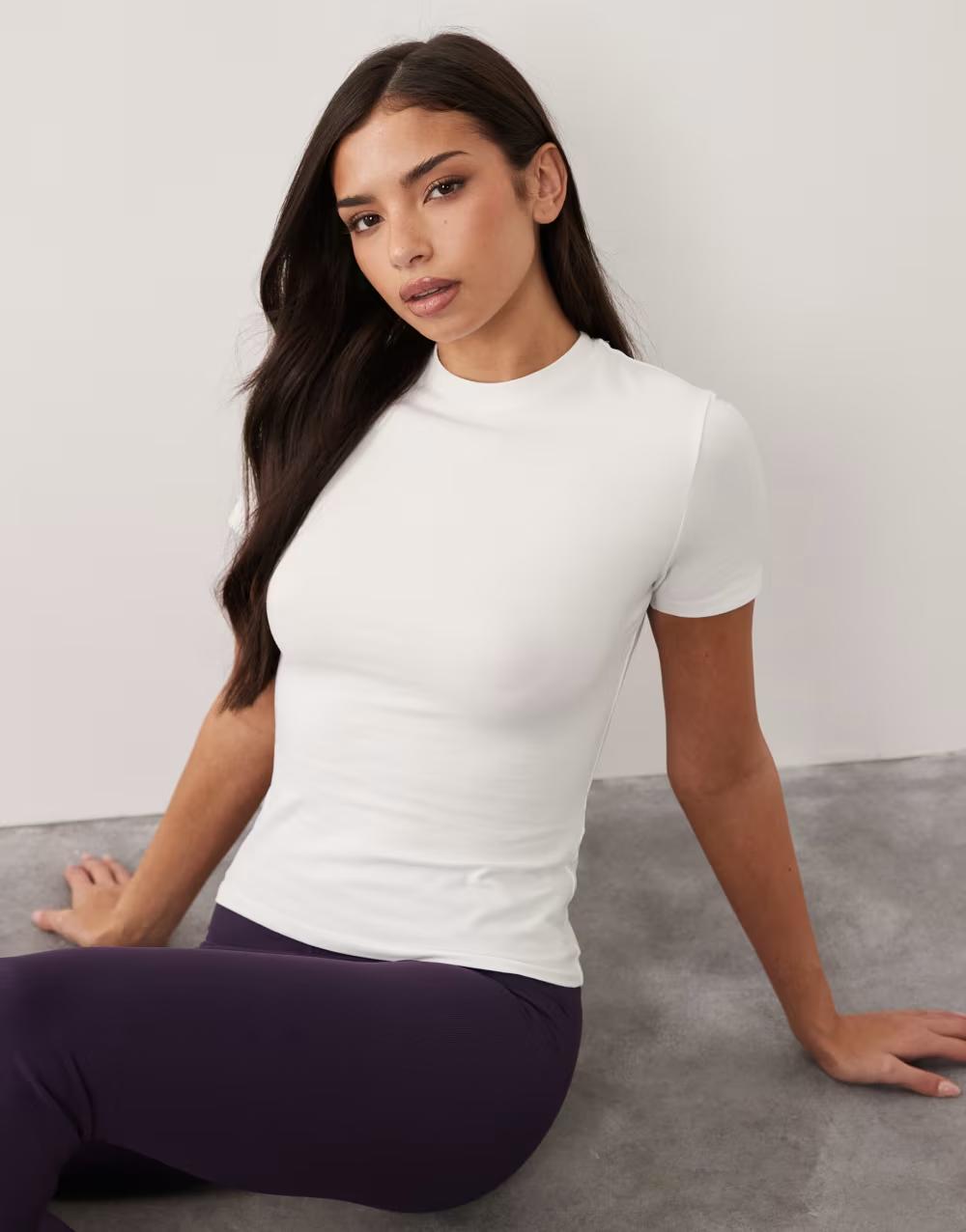 BIAŁY T-SHIRT CASUAL