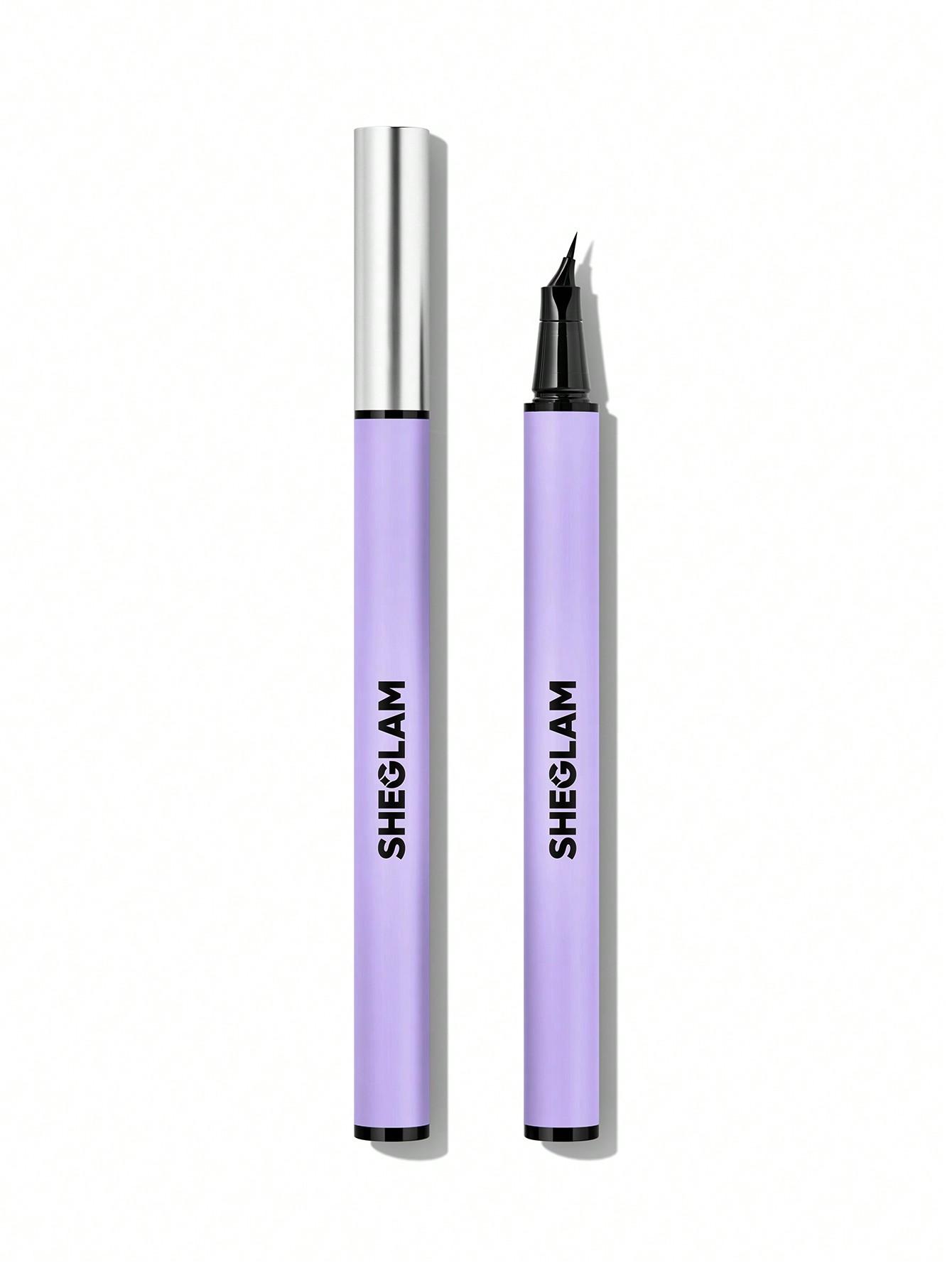 czarny eyeliner w pisaku