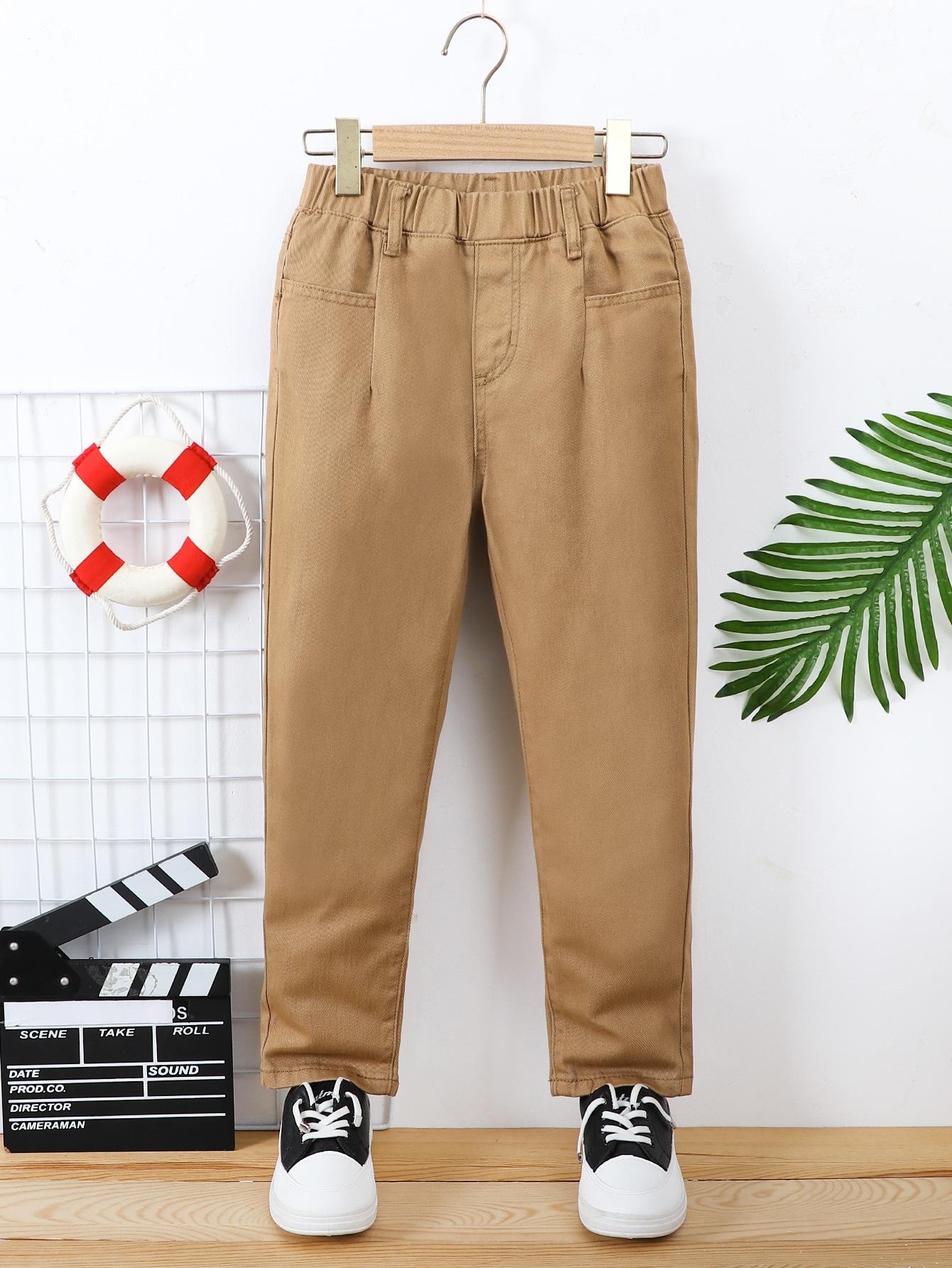 beżowe spodnie jeans
