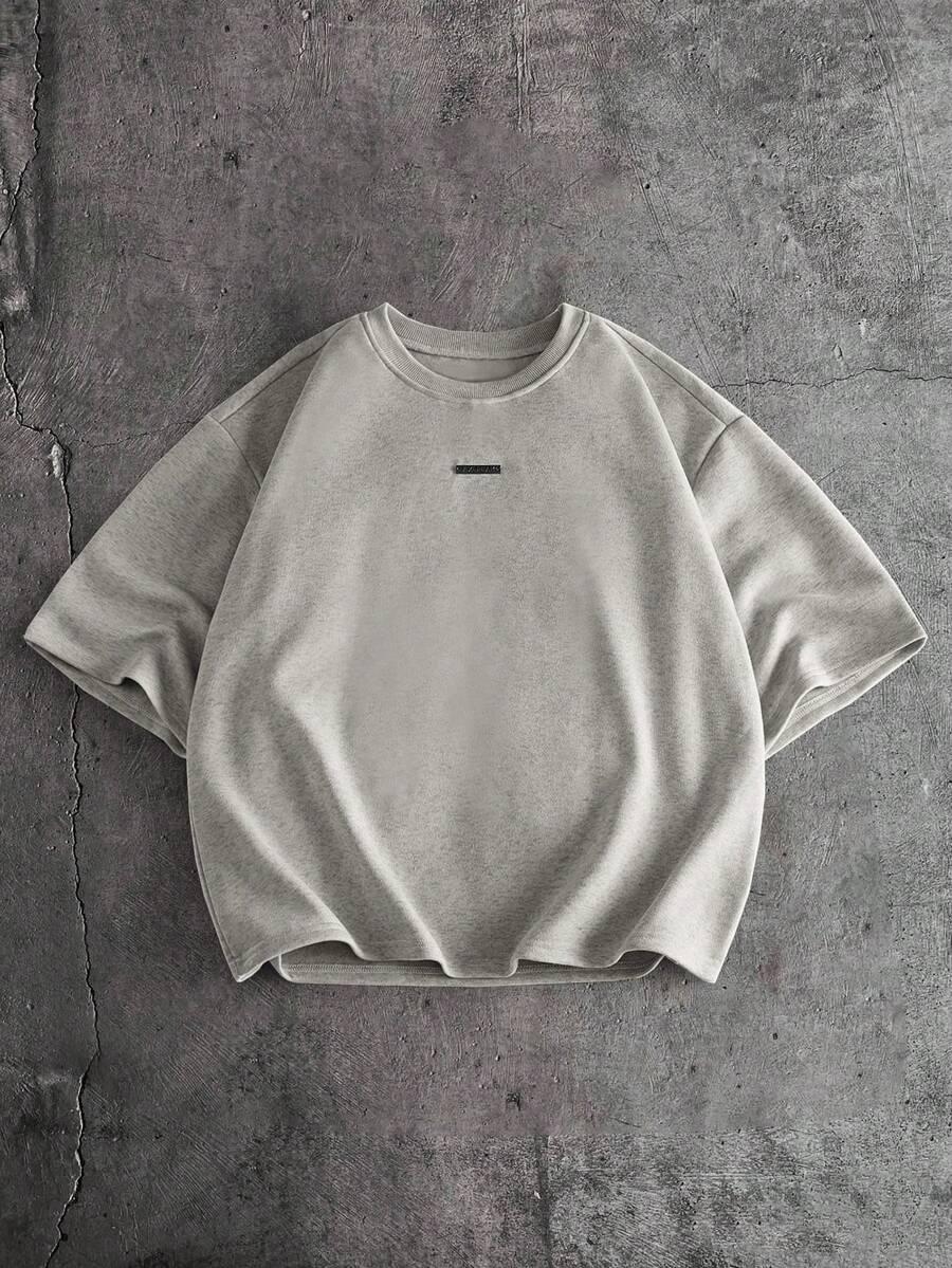 szary t-shirt zdobienie