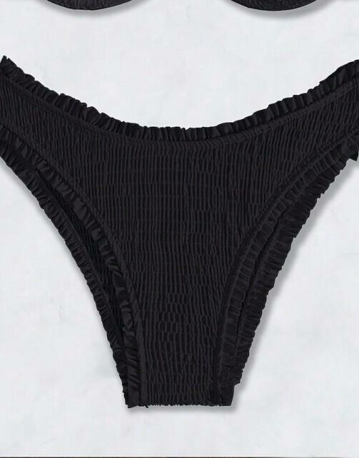 czarny dół od bikini
