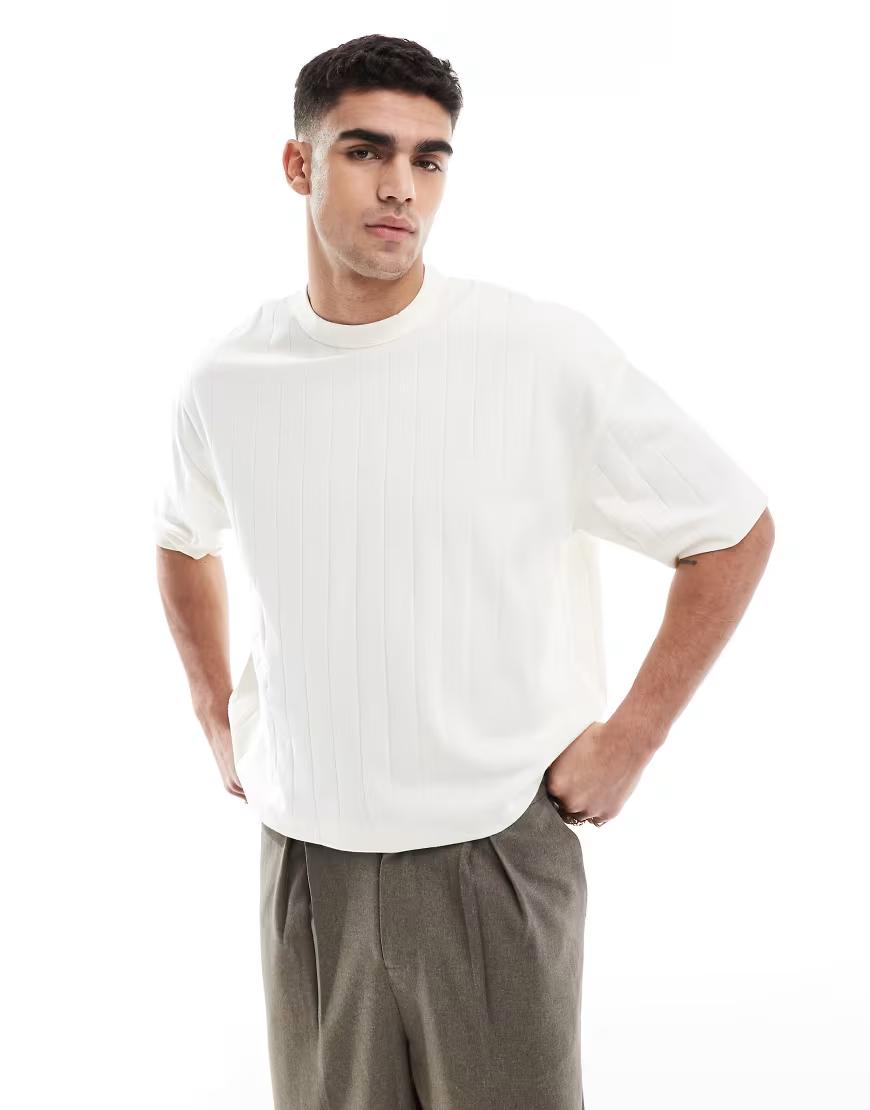 KREMOWY T-SHIRT PRĄŻKI 