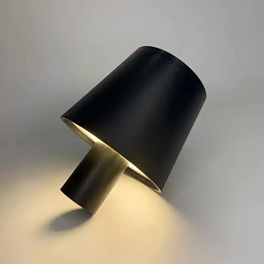 czarna lampka nocna