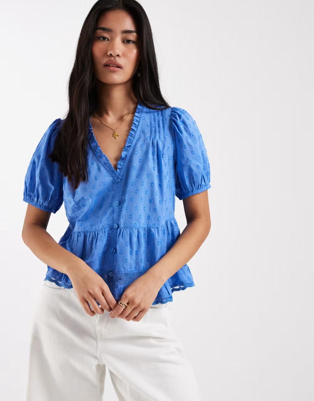 niebieska bluzka v-neck