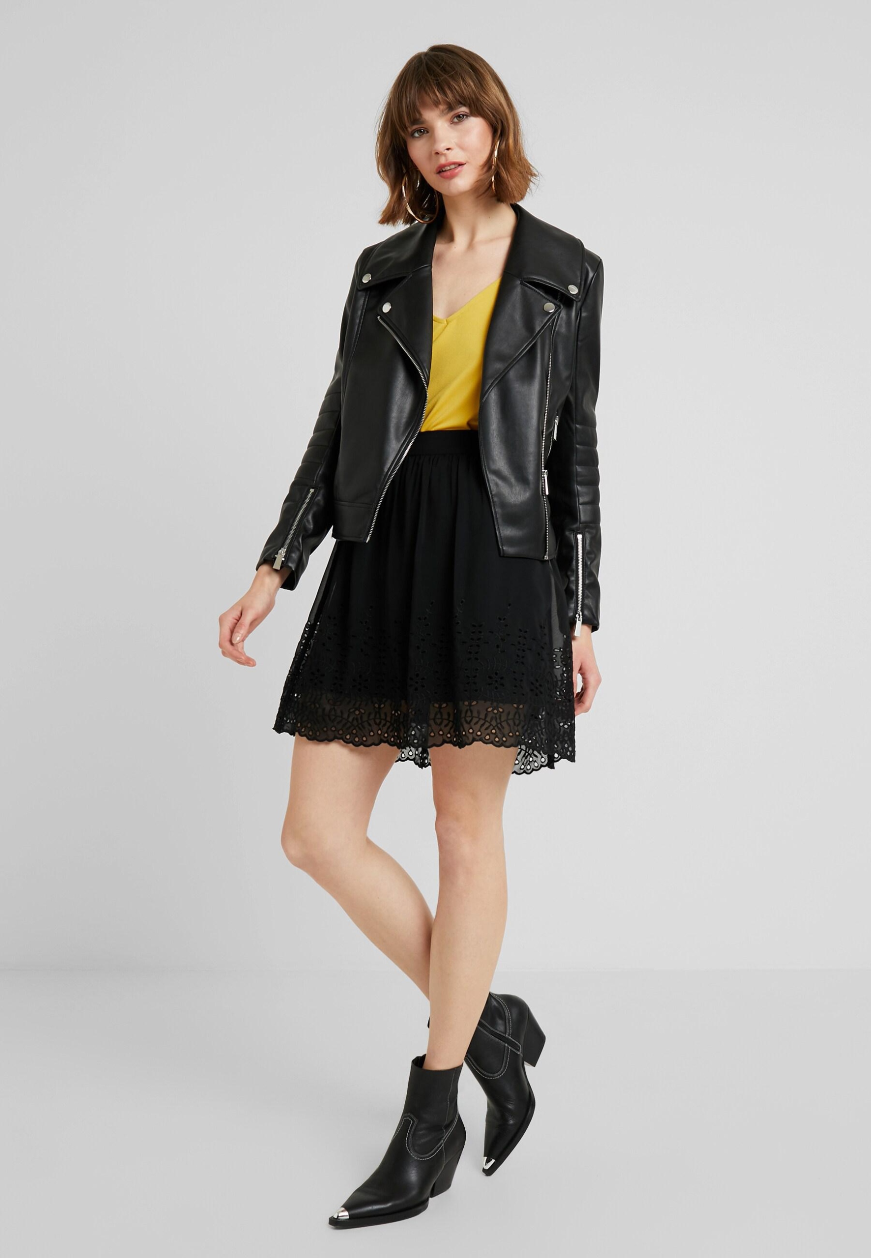 żółty top v neck