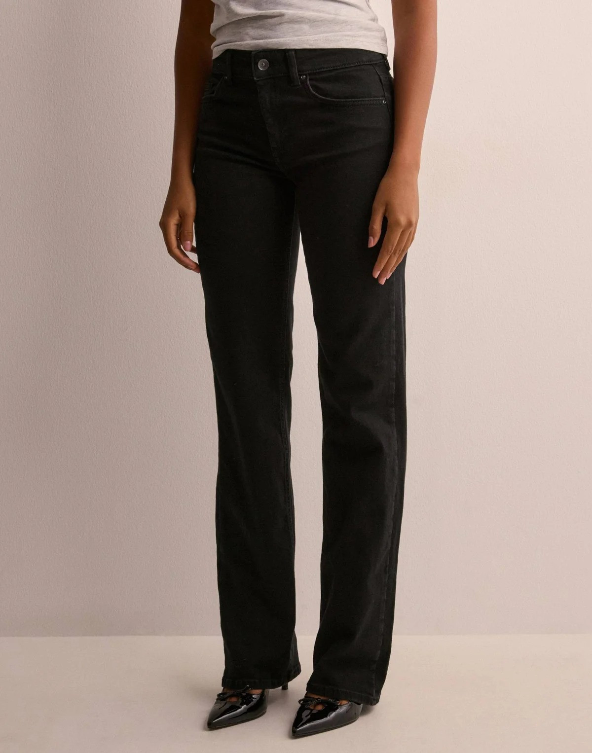 CZARNE PROSTE SPODNIE JEANS