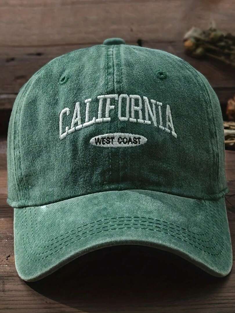 CZAPKA Z DASZKIEM NAPIS CALIFORNIA
