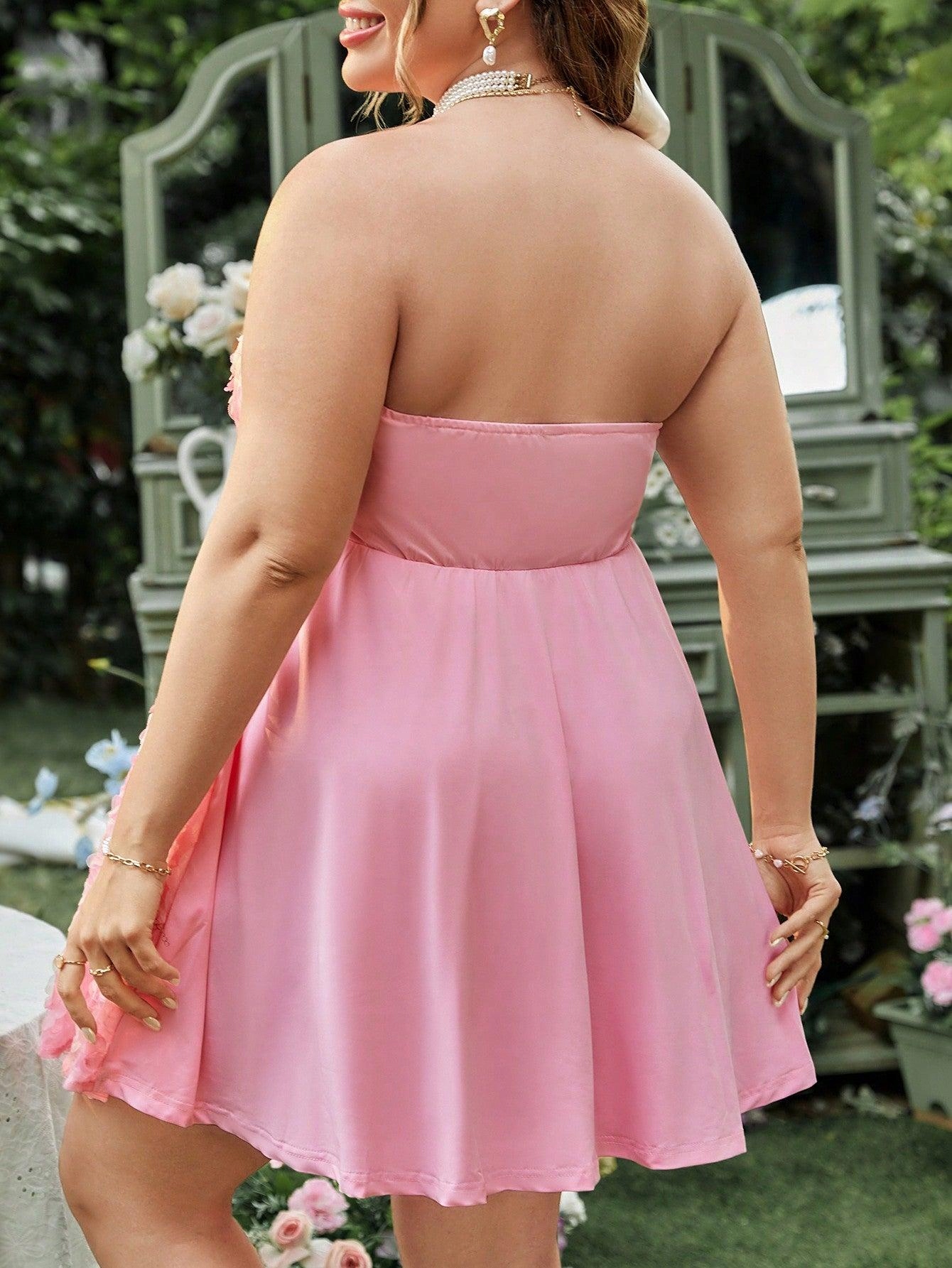 rozkloszowana mini sukienka 