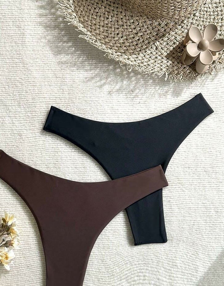 czarny dół od bikini