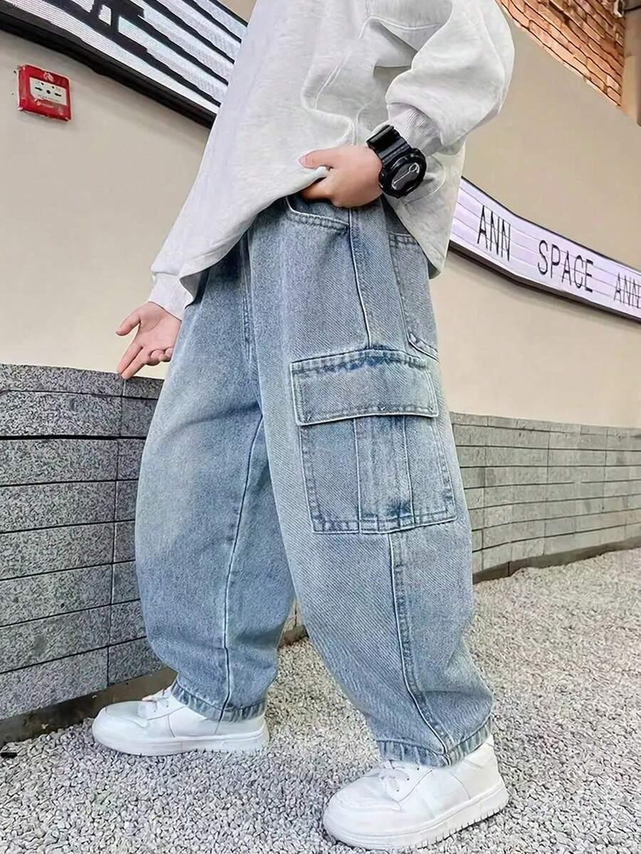 niebieskie spodnie jeans