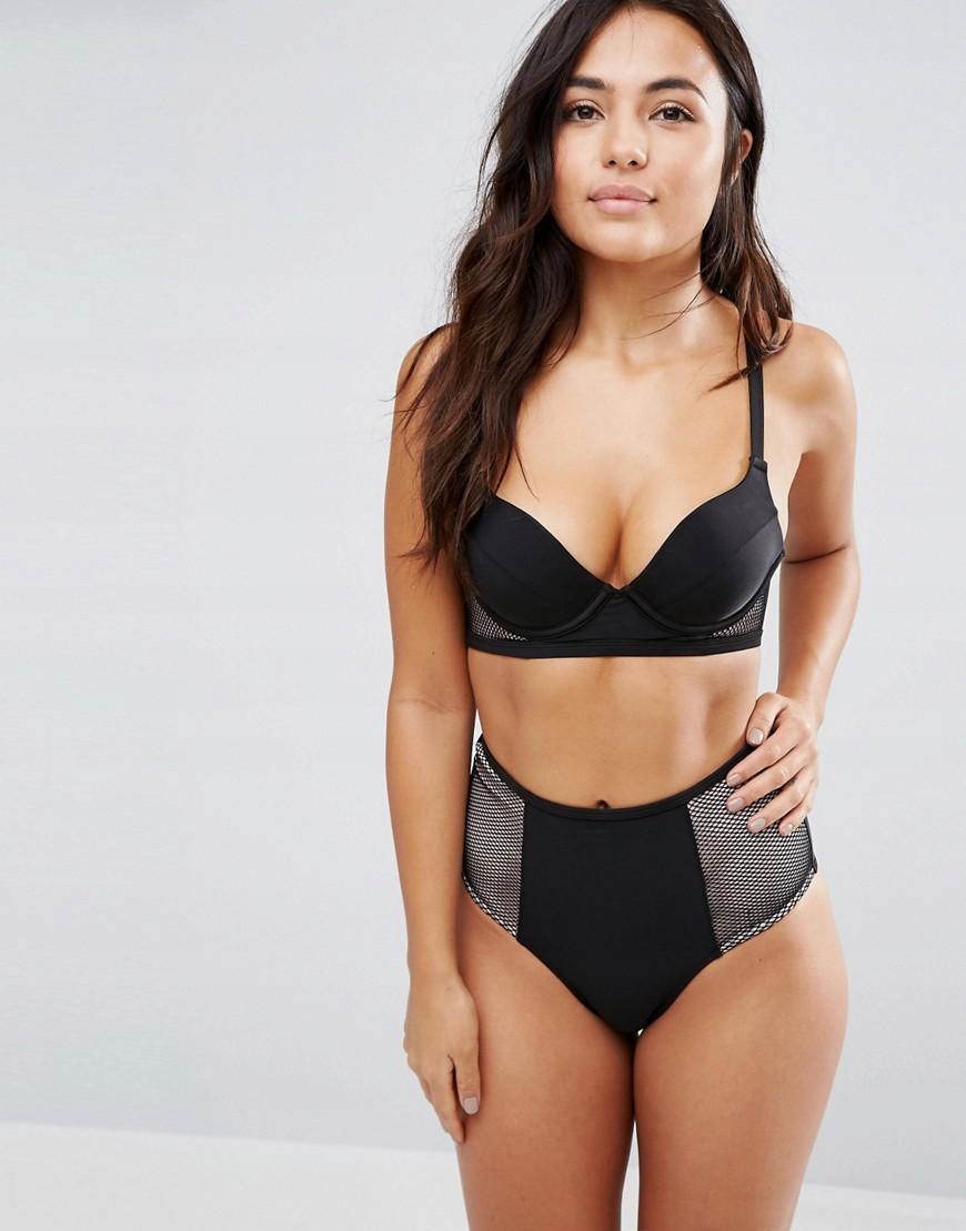 czarna góra od bikini