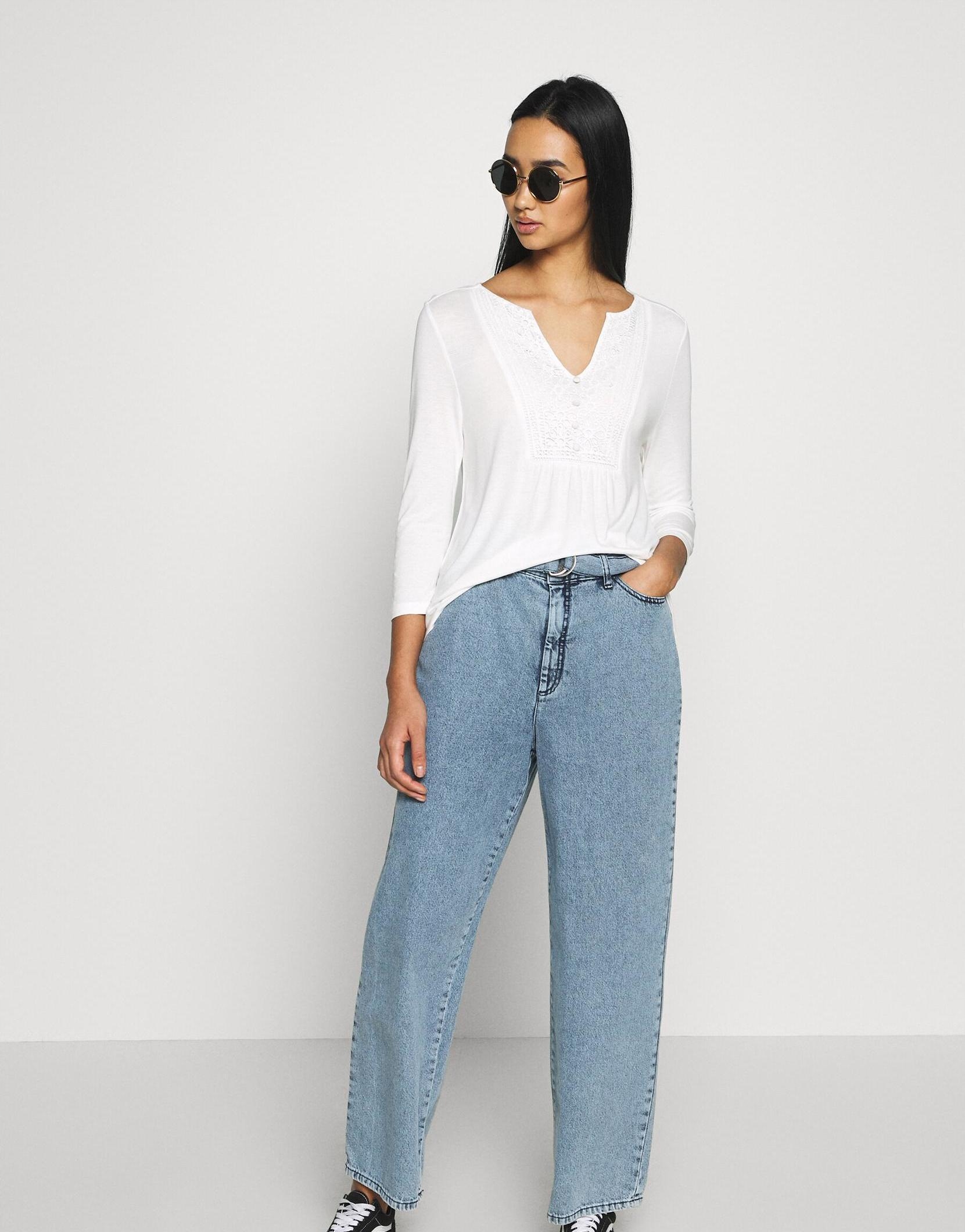 biała bluzka v neck 