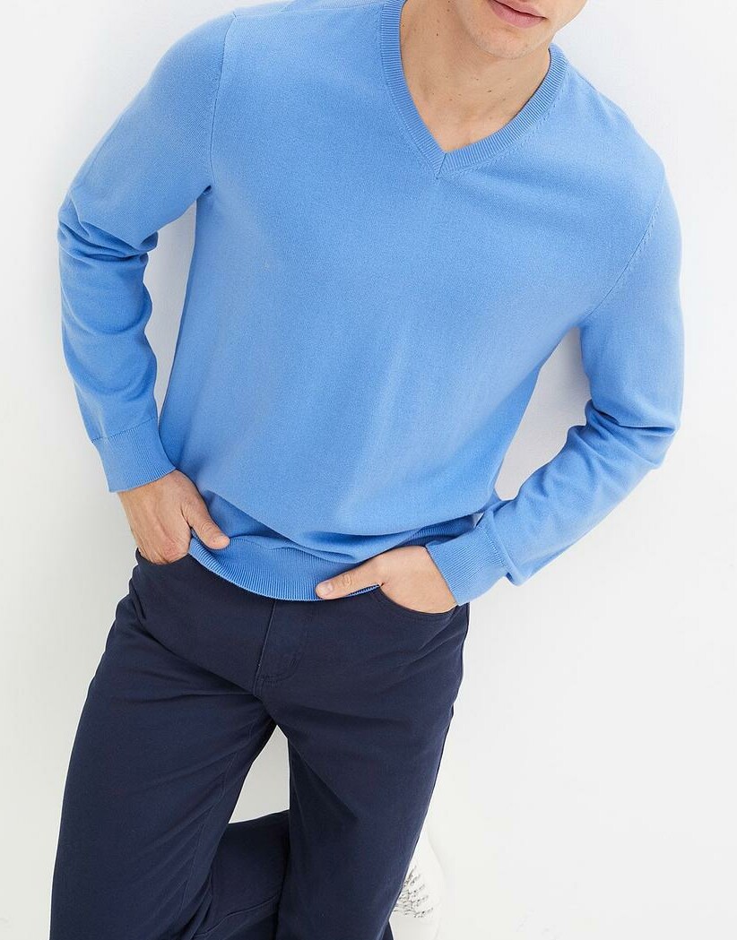 SWETER Z DEKOLTEM W SEREK 