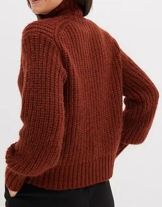 SWETER Z GOLFEM 