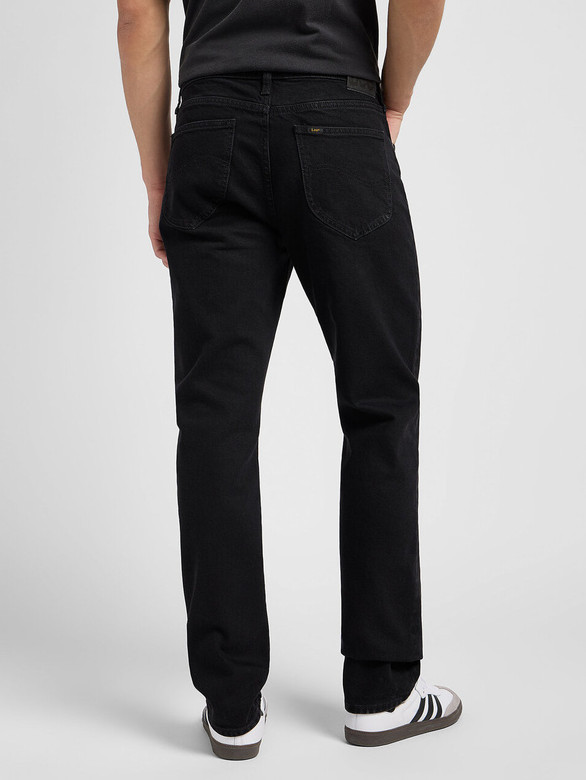 czarne spodnie jeans