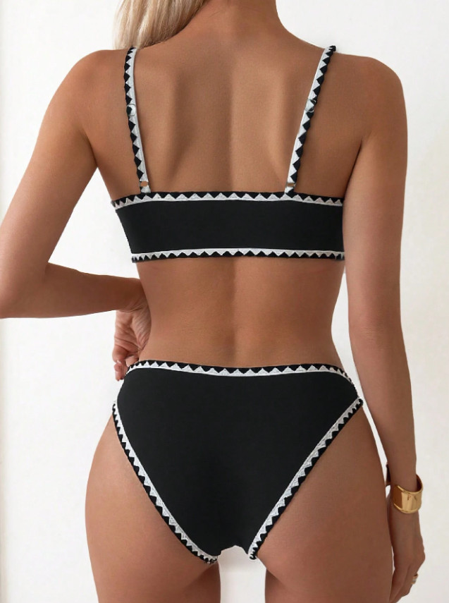 góra od bikini kontrast