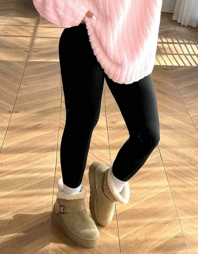 czarne klasyczne legginsy 