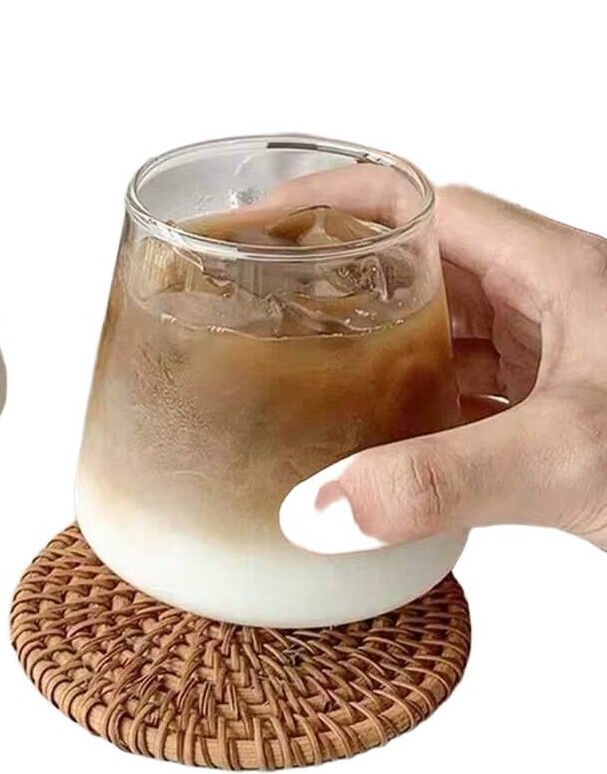 szklana szklanka kształt