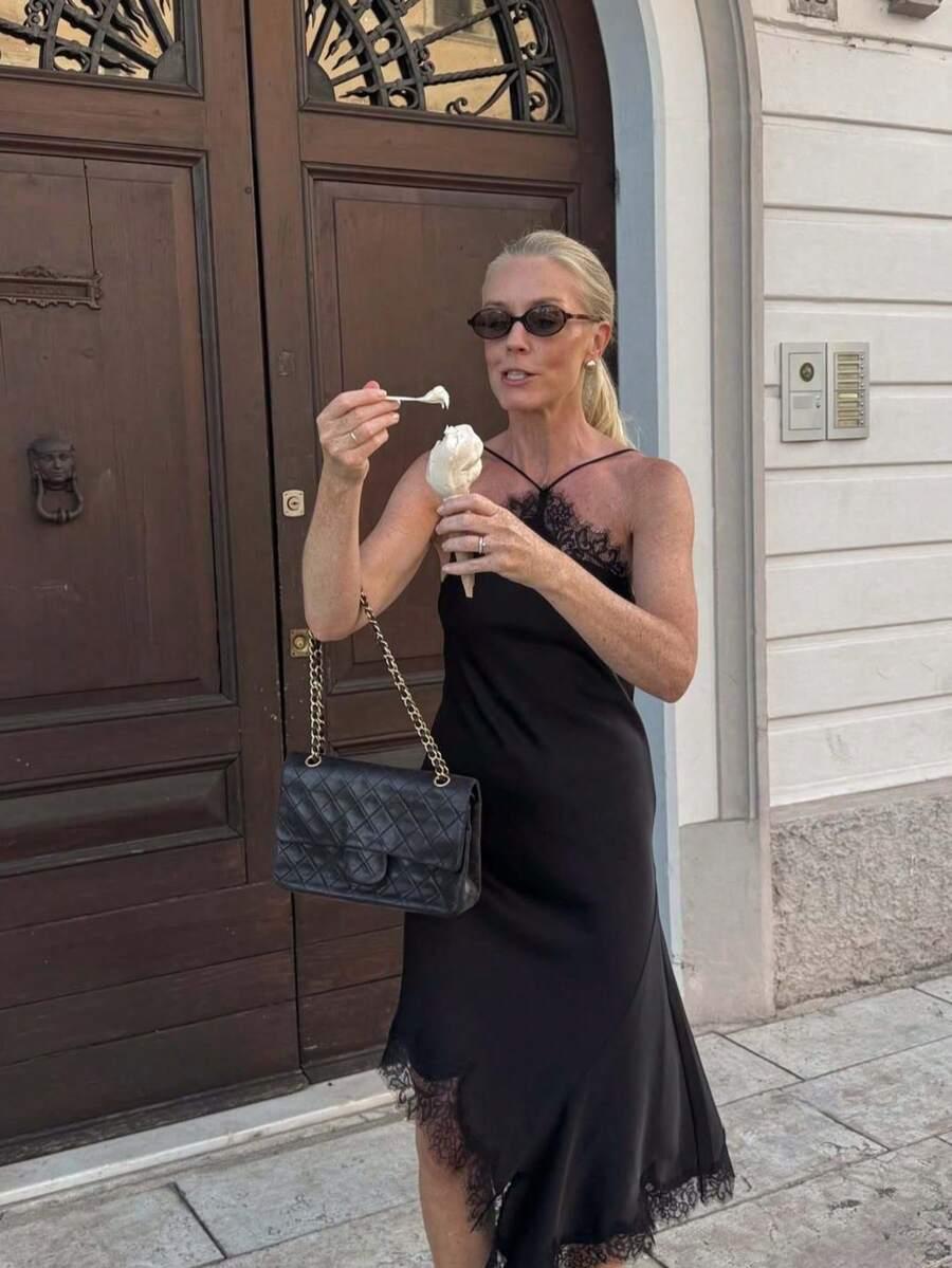 czarna satynowa sukienka