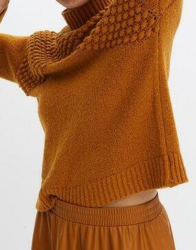 SWETER Z GOLFEM