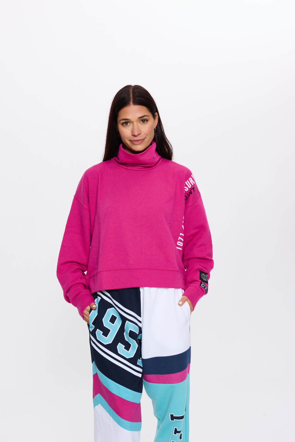 RÓŻOWA BLUZA NAPISY 1750029-13012