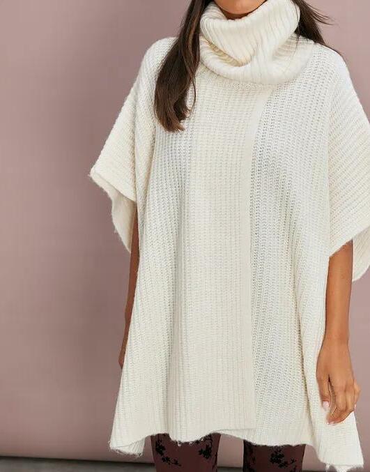 SWETER PONCHO Z GOLFEM