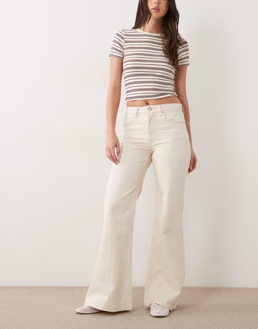 KREMOWE SPODNIE JEANS