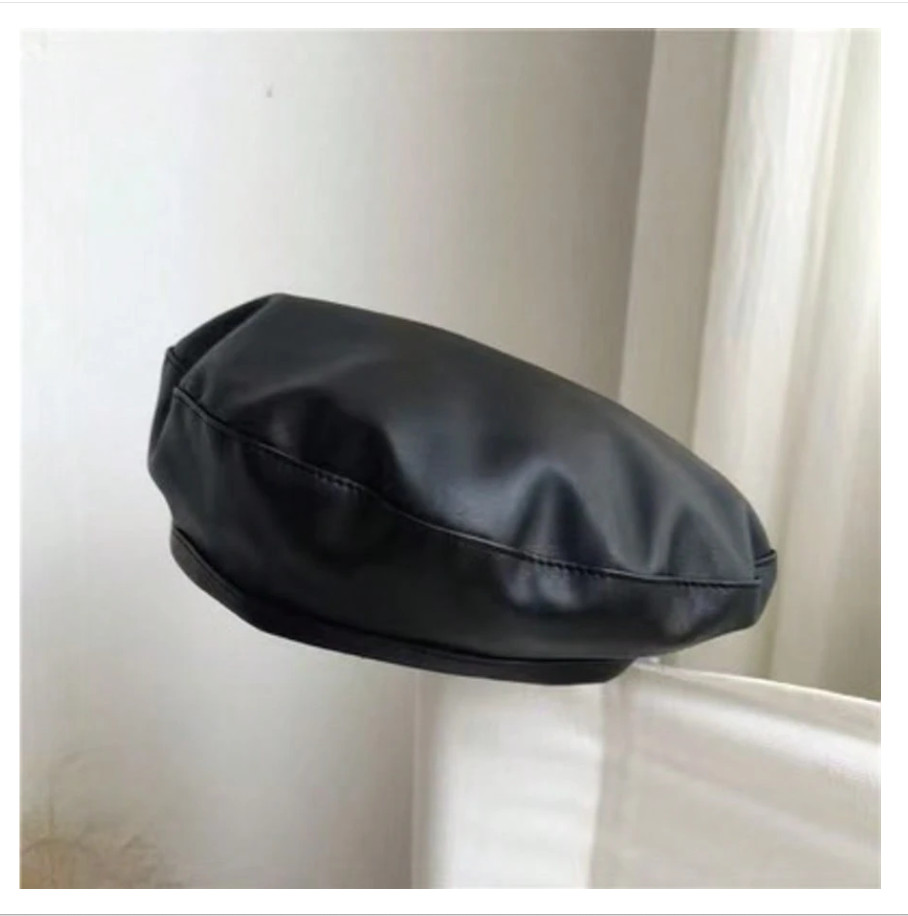 czarny BERET IMITACJA SKÓRY 