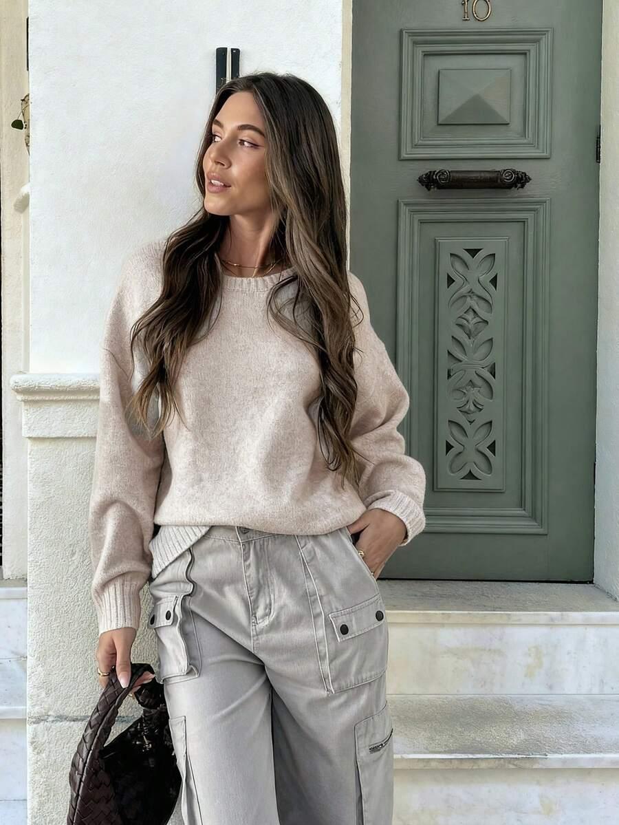 beżowy sweter oversize