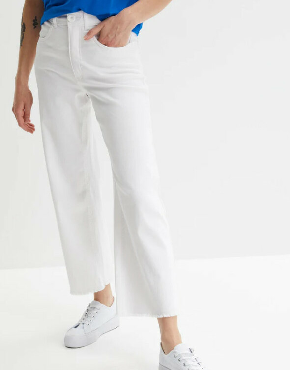 BIAŁE SPODNIE JEANS