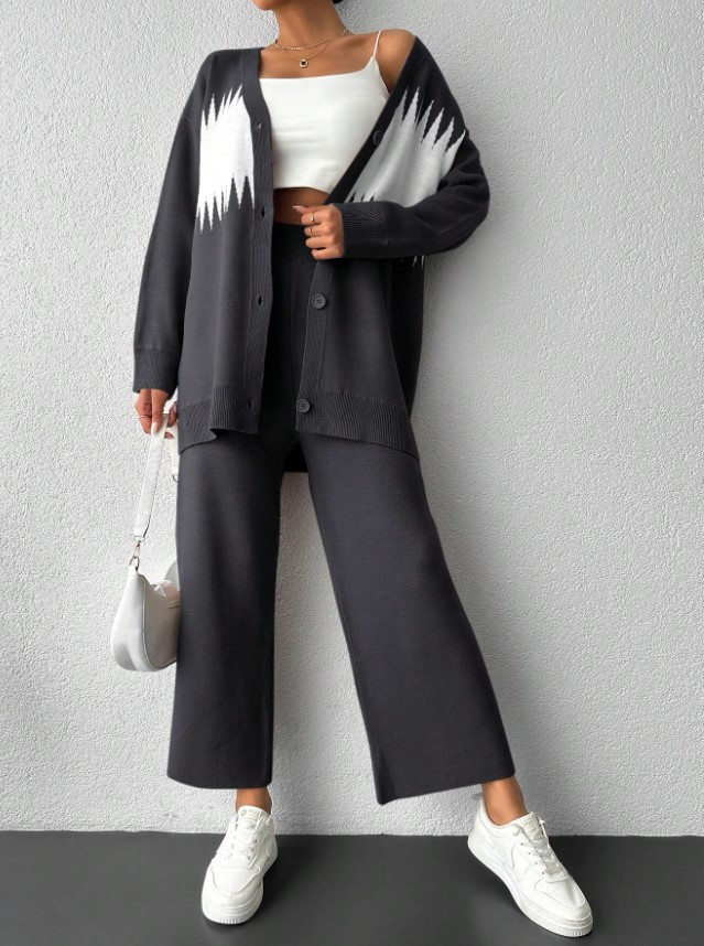 SWETER SPODNIE KOMPLET
