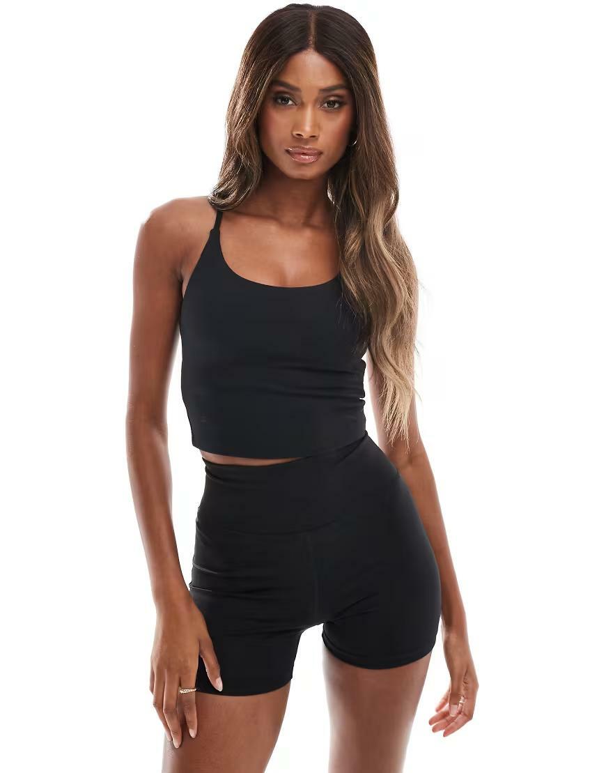 CZARNY SPORTOWY TOP