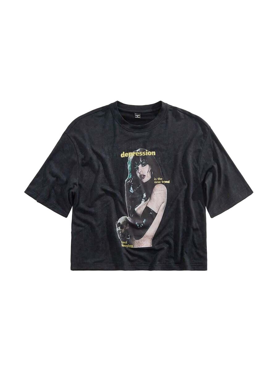 LUŹNY T-SHIRT Z NADRUKIEM