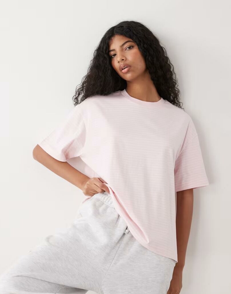 Różowy  t-shirt w paski