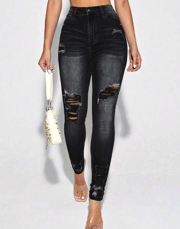 czarne spodnie jeans