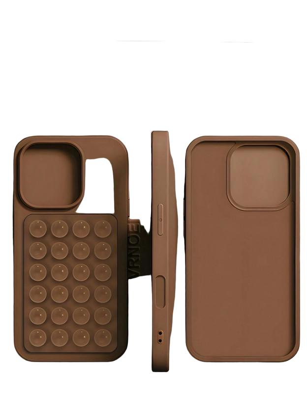 brązowe etui na telefon iphone 15 