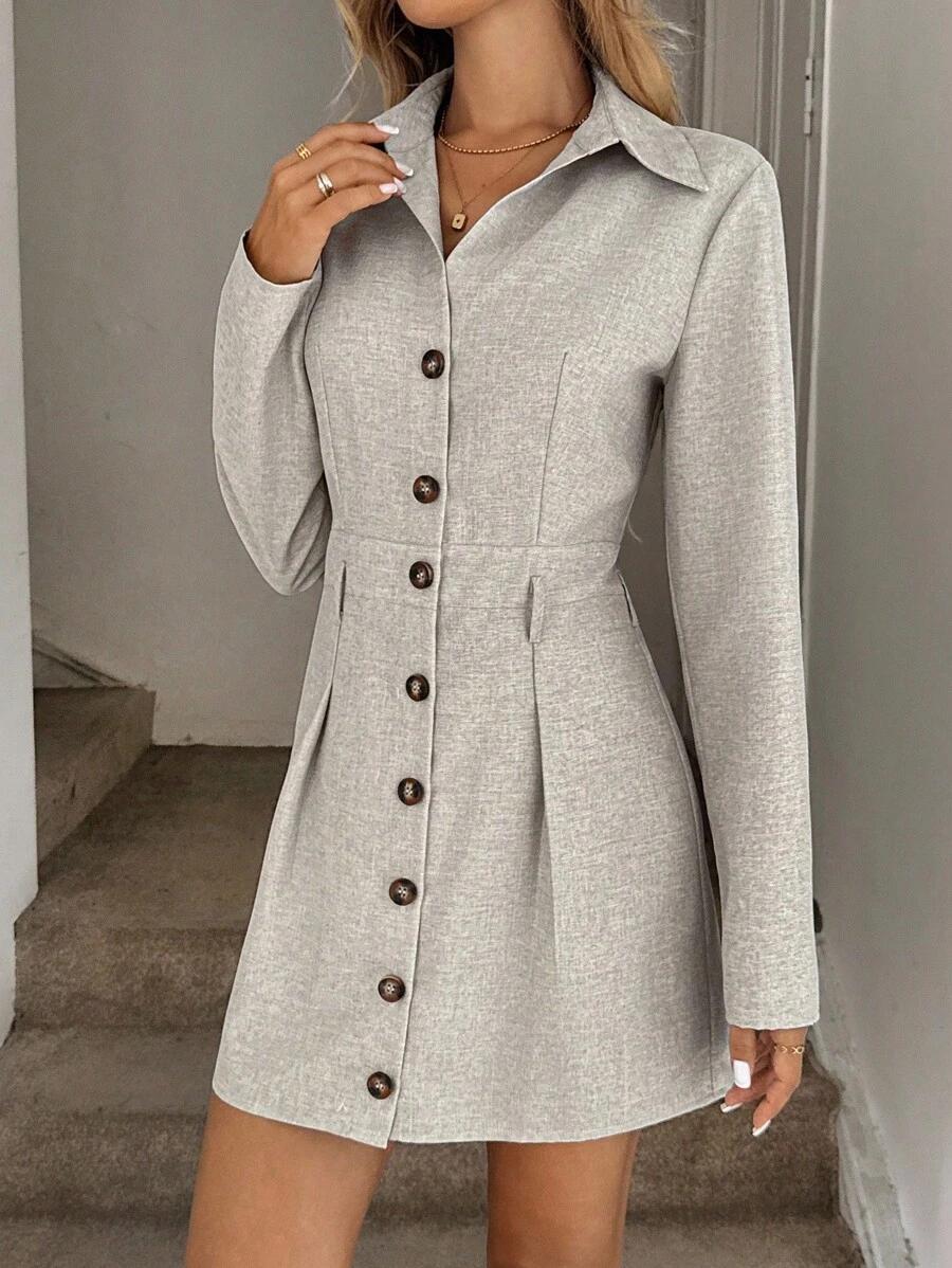 szara sukienka guziki