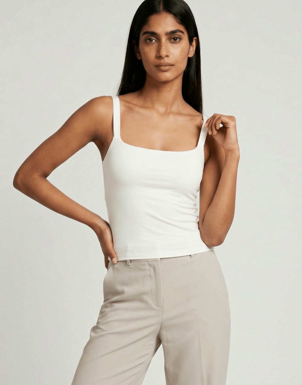 BIAŁY CROP TOP RAMIĄCZKA