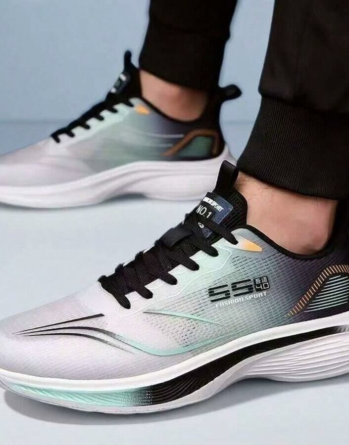 sznurowane buty sportowe 