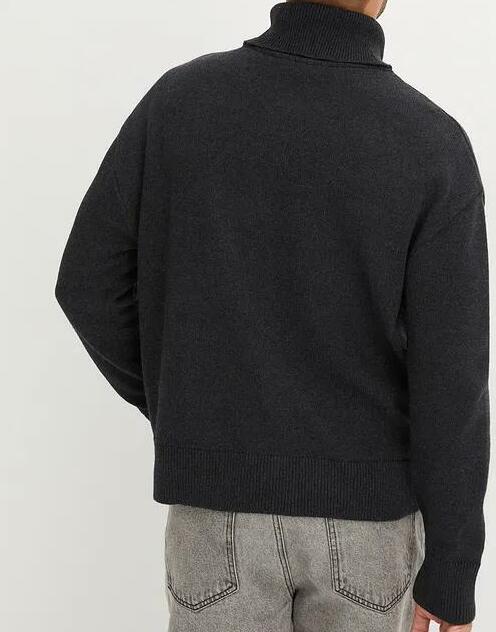 SWETER Z GOLFEM