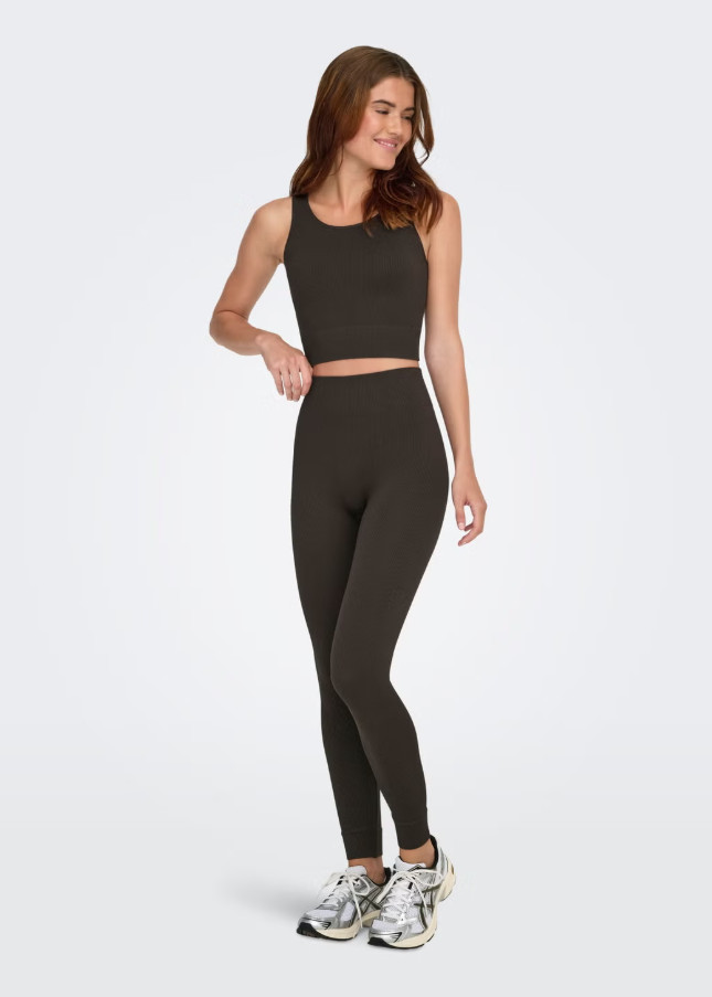 sportowy brązowy crop top