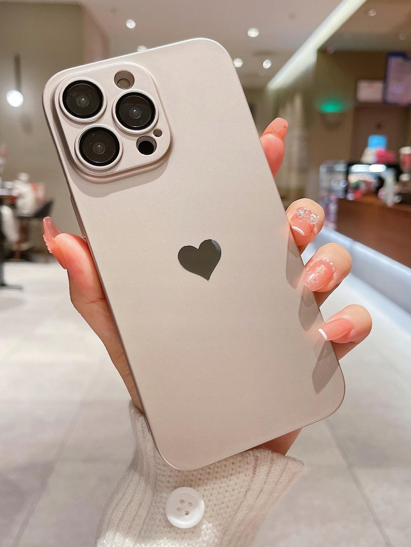 ETUI NA TELEFON IPHONE 16 PRO