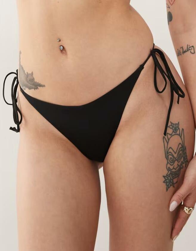 CZARNY DÓŁ OD BIKINI 